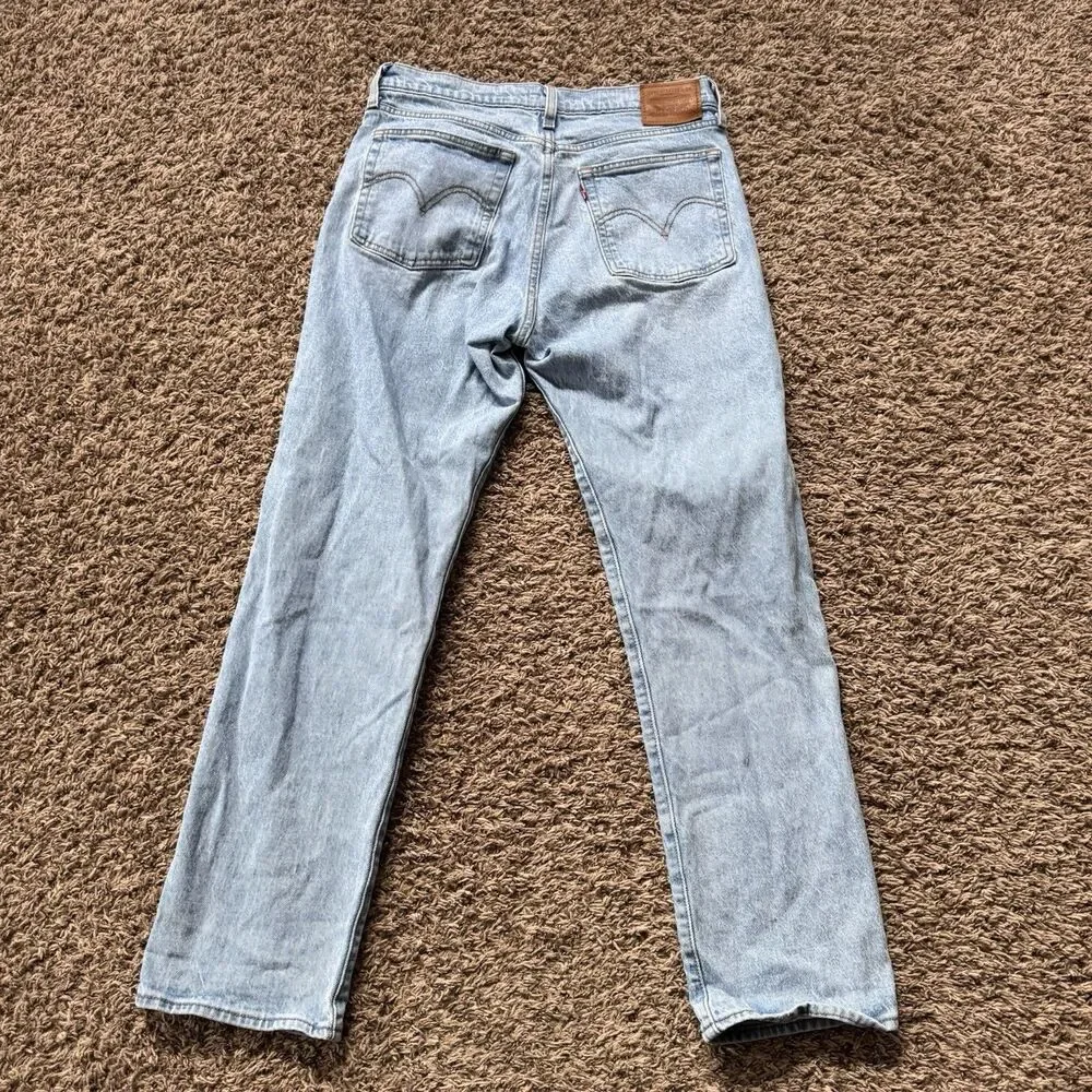 Levis Wedgie Straight Jeans Womens 29x29 Light Wash Blue High Rise Button Fly - Picture 2 of 10